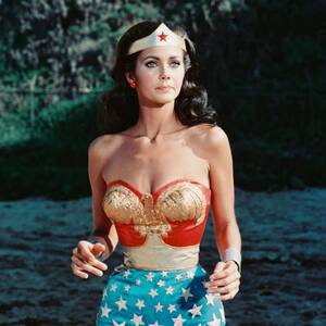 Lynda Carter Wonder Woman Porn - Wonder Woman Lynda Carter, 72, has barely aged as she flaunts youthful  beauty - Daily Star